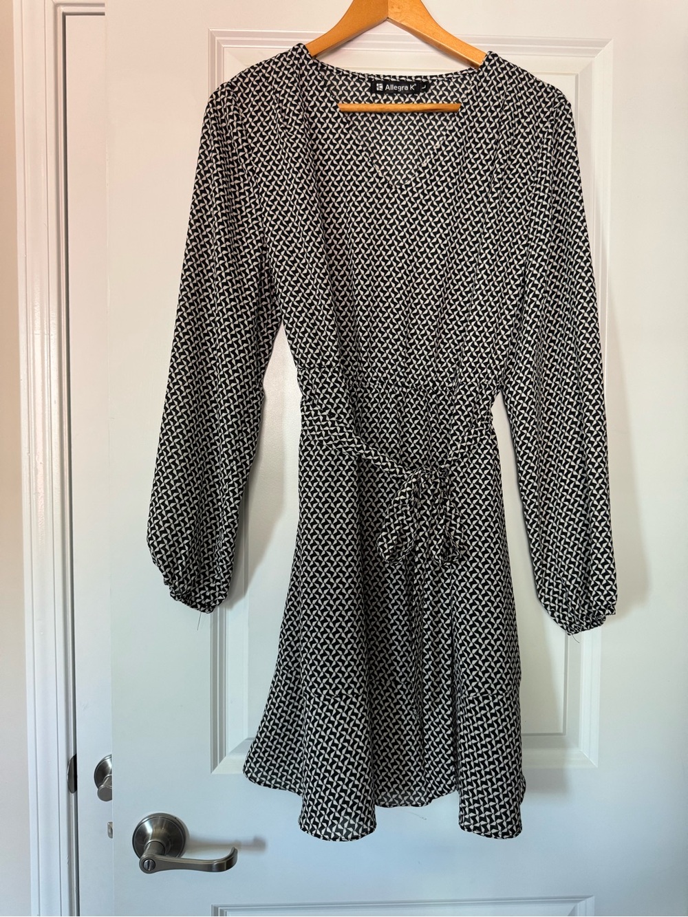 Allegra K V neck Black and White tie waist dress long sleeve size large